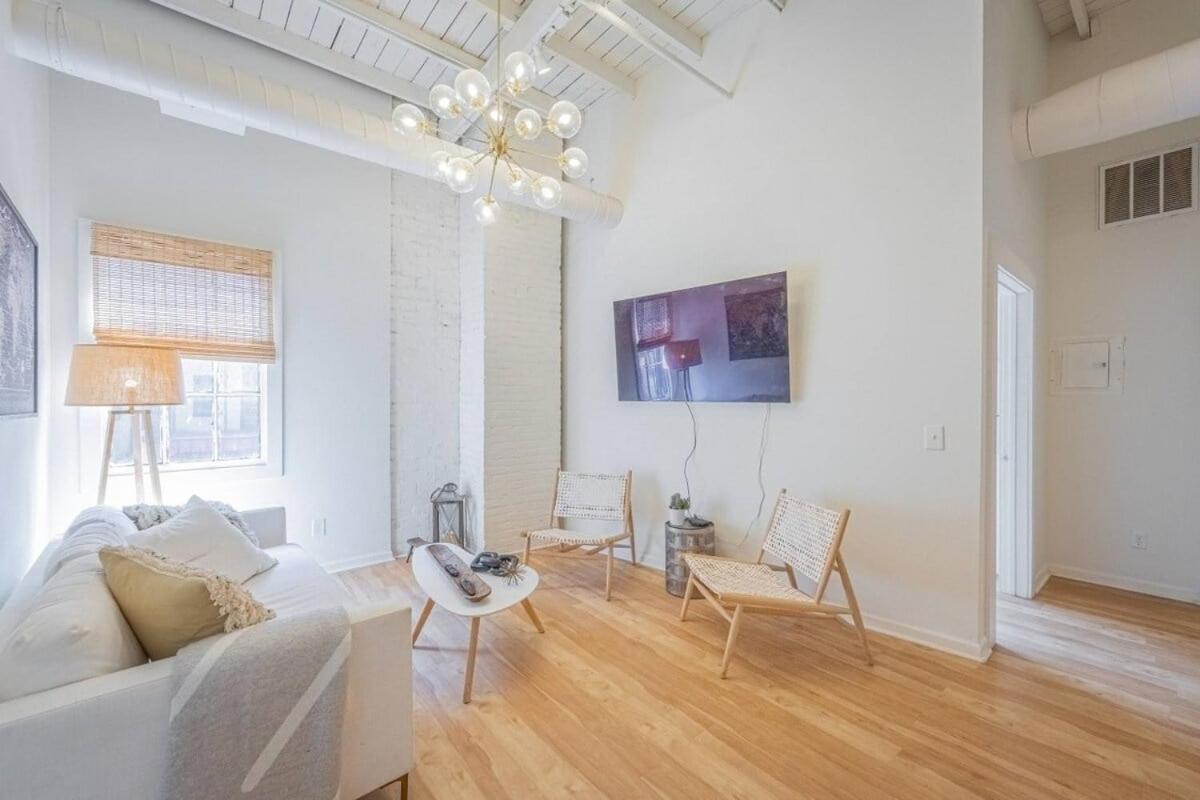Darlin' Downtown Dawghouse Apartment Athens Exterior photo